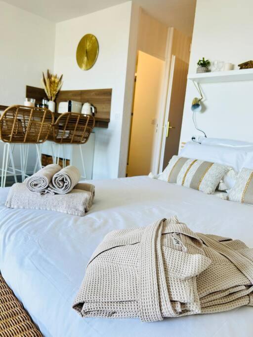 Studio Chic & Cosy Vue Mer, Clim, Parking Ла Гранде-Моте Екстериор снимка